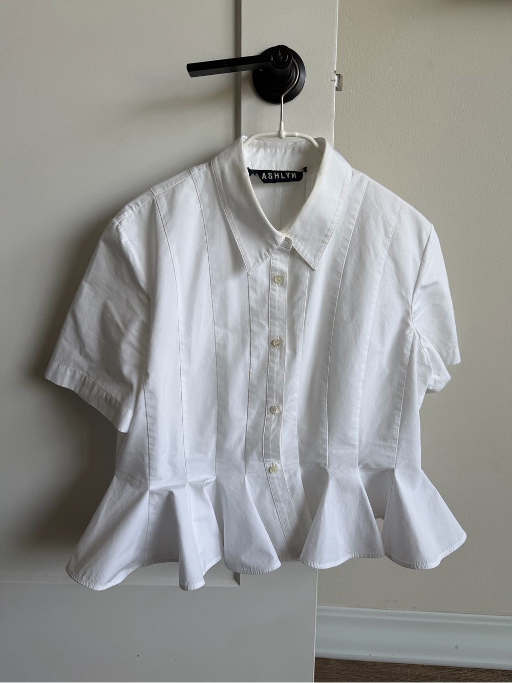 ASHLYN Lulu Pleated Peplum White Button-Down Shirt